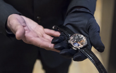 中國引擎驅動全球硬奢復蘇，高端鐘表市場走出疫情陰霾